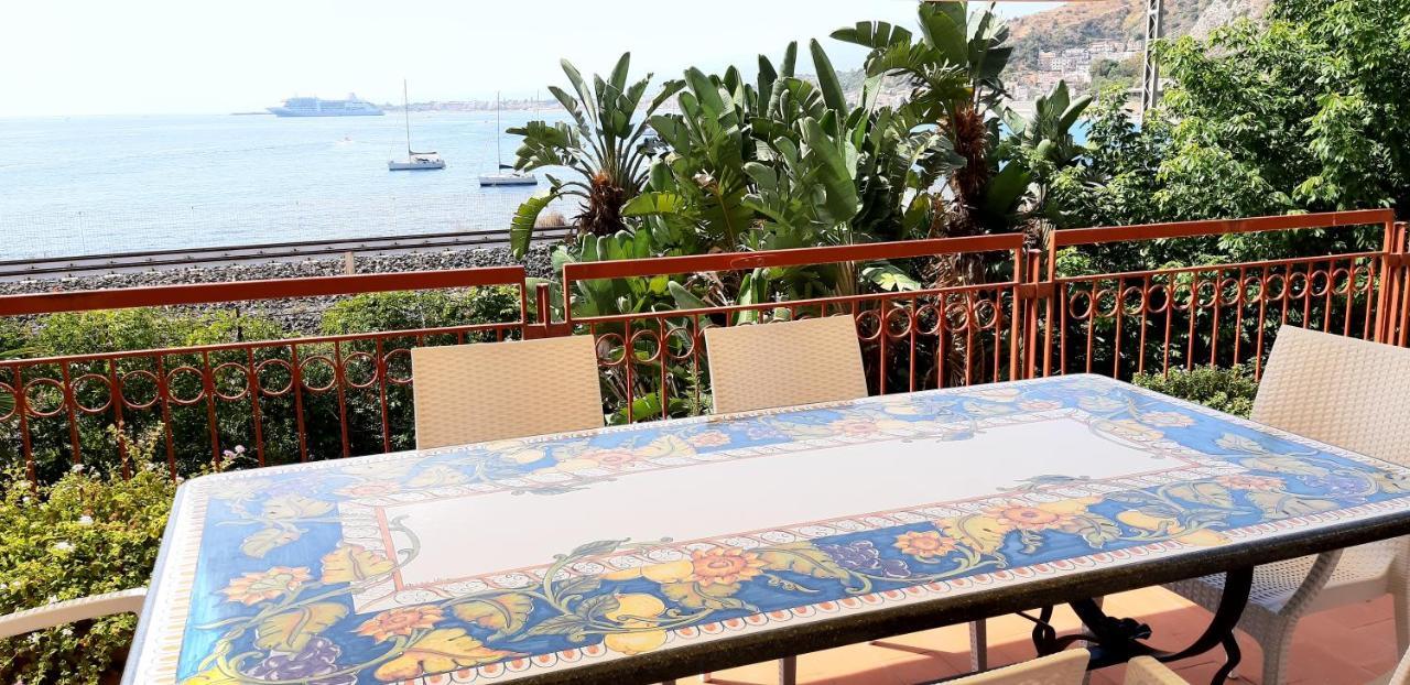 White Lotus Apartment تاورمينا المظهر الخارجي الصورة